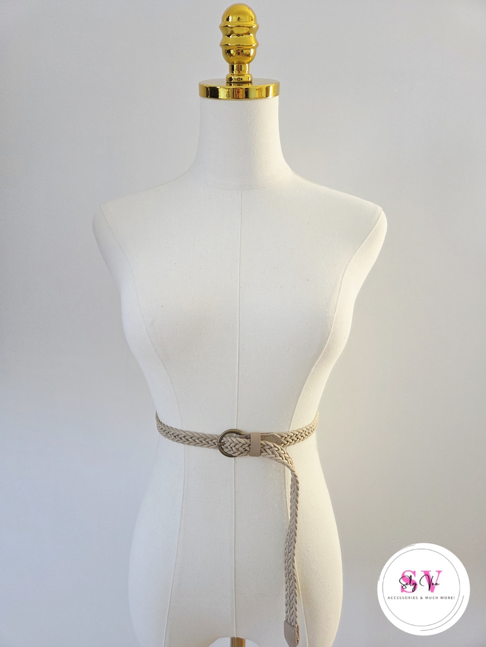 Beige braided belt with gold buckle